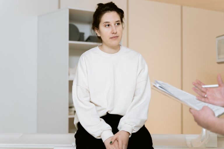 symptoms of low estrogen after hysterectomy